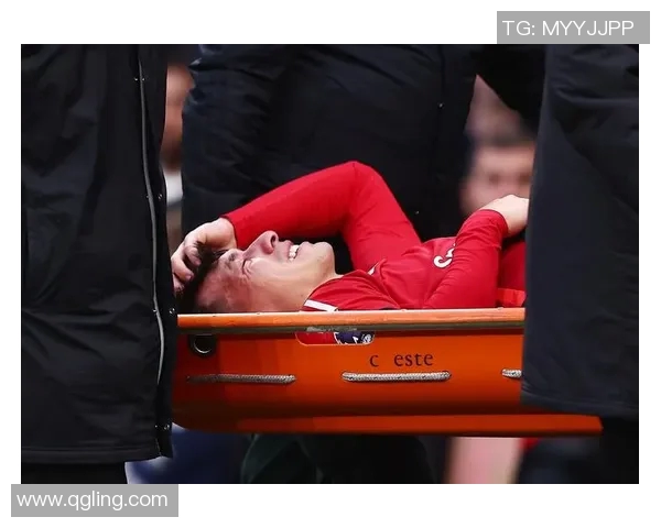 近期受伤足球明星盘点他们的伤情恢复与未来比赛展望